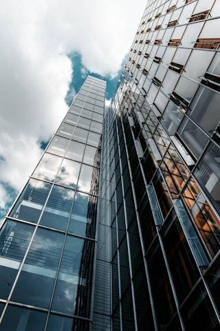 Photo of a glass skyscraper posted on X